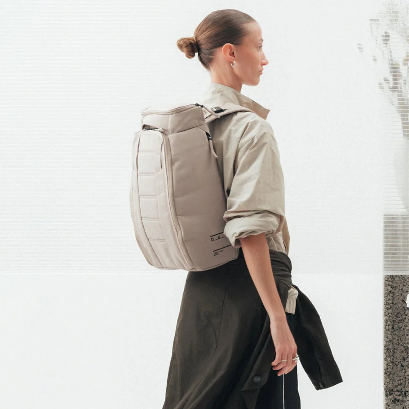 DB Hugger Backpack 20L Fogbow Beige - Image 4