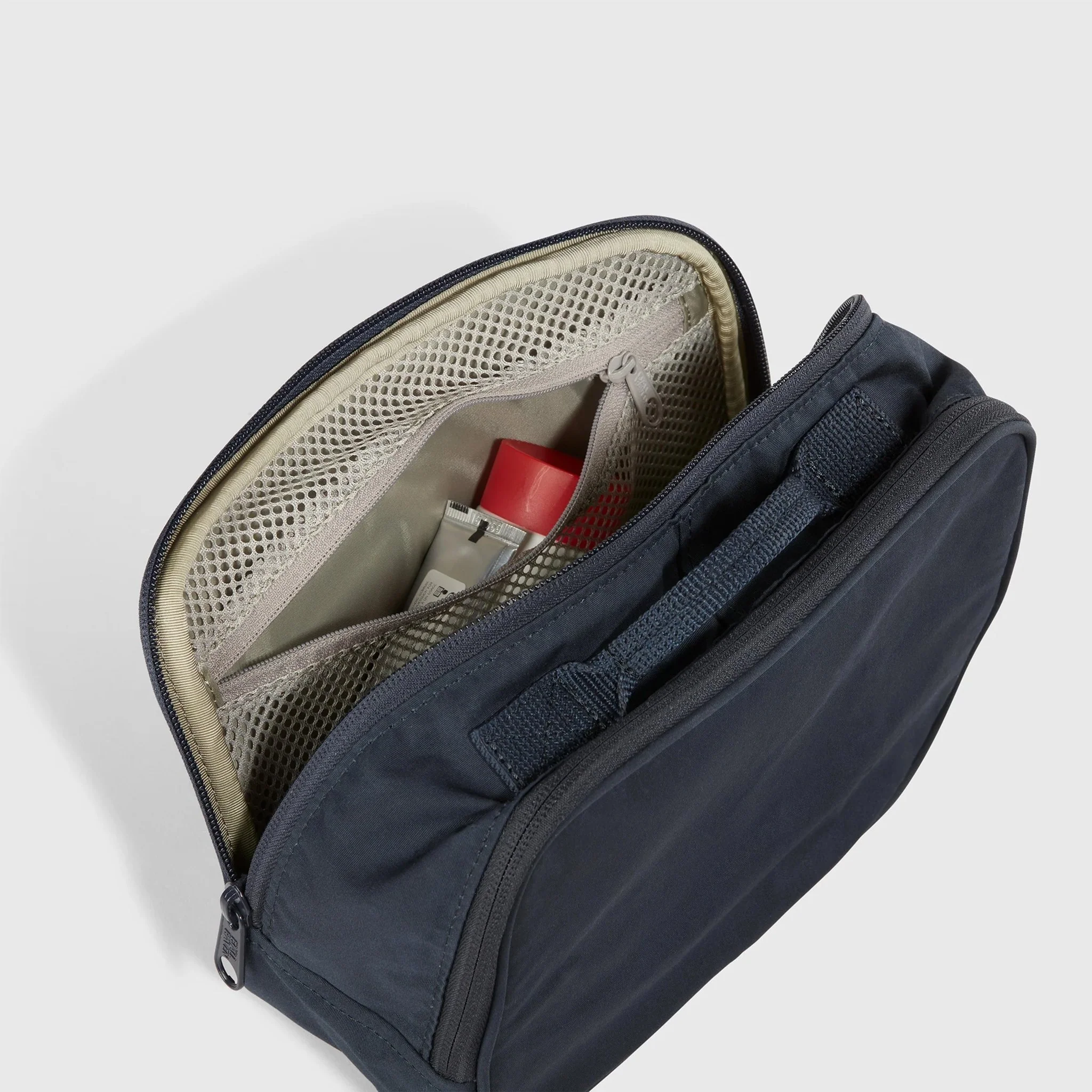 Fjallraven Kanken Toiletry Bag Navy - Image 5
