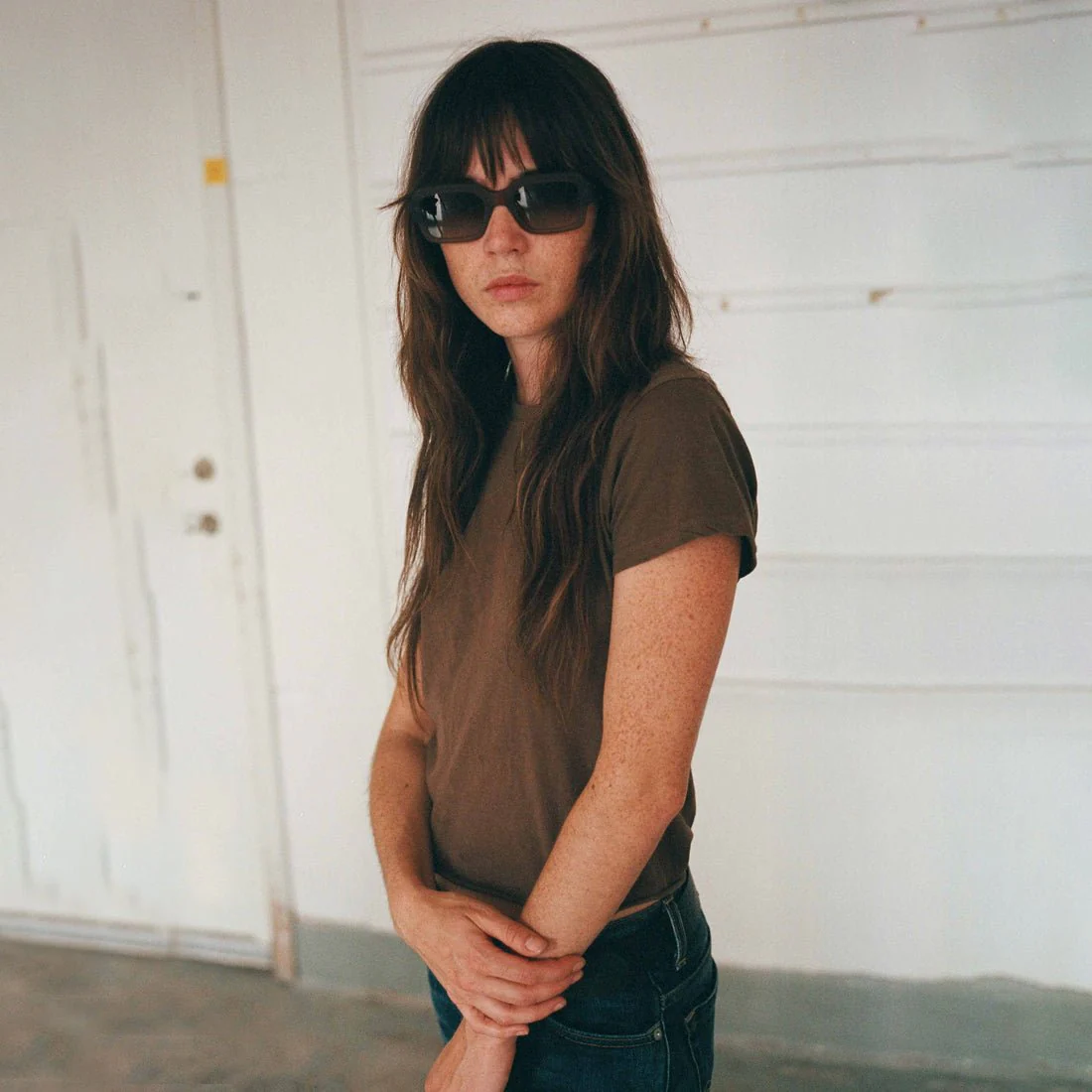 Monokel Eyewear Apollo Sunglasses Matt Cola / Grey Gradient Lens - Image 6